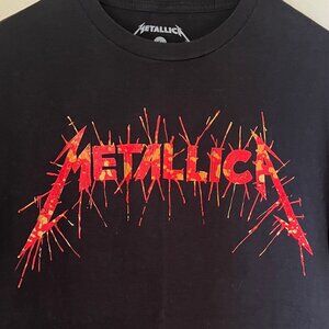 Metallica s/s shirt, logo on front, graphic on back , sz: L(very good condition)